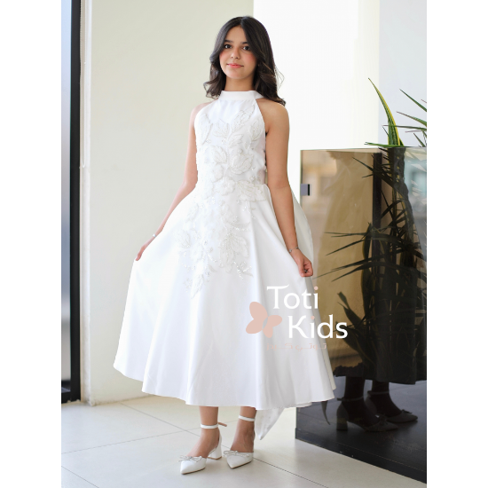 صورة فستان بناتي أبيض بفيونكة خلفية وتطريز | فستان سهرة ملكي - 1036